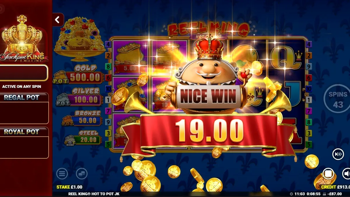 Tampilan visual slot Reel King: Hot to Pot dengan simbol mahkota dan buah klasik.